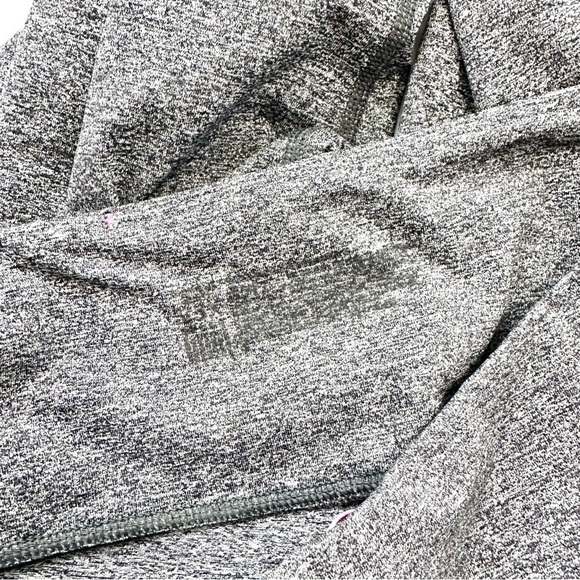 VSX Victoria’s Secret Women’s Sz M Heathered Grey Active Knockout Capri Leggings - Picture 5 of 10